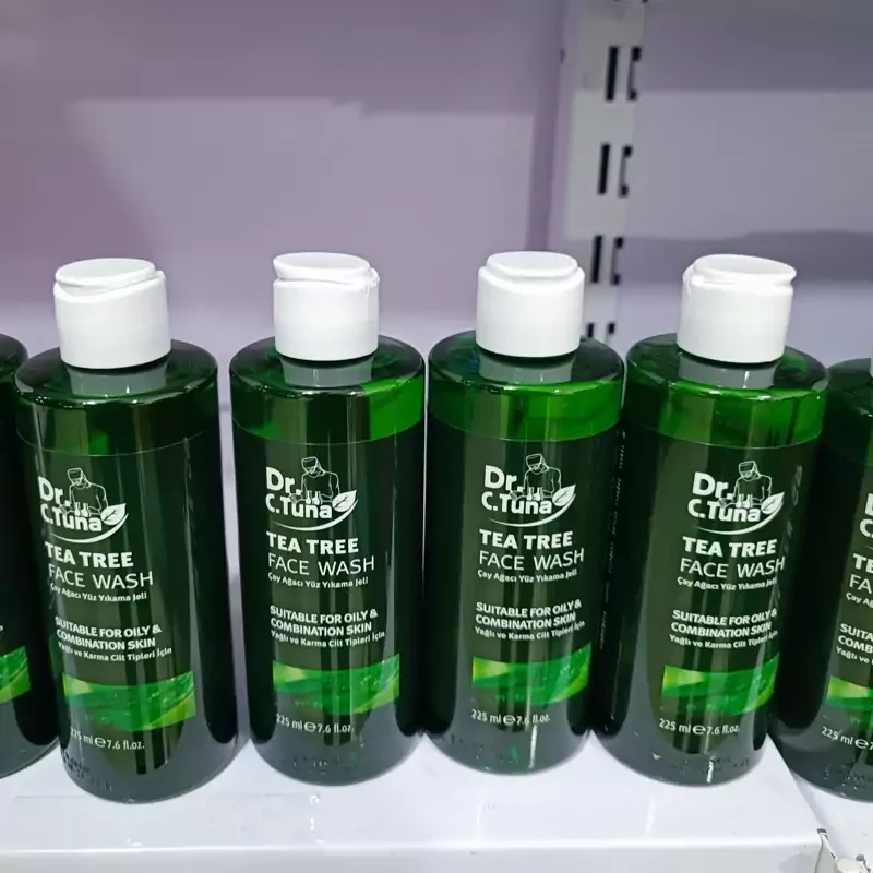 ژل شستشوی صورت ضدجوش تی تری حاوی روغن درخت چای فارماسی