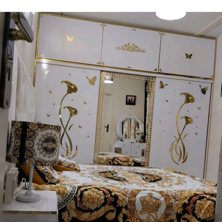 اینه دکوراتیو مدل گل و پروانه 23 سایز یک مترو بیست سانت