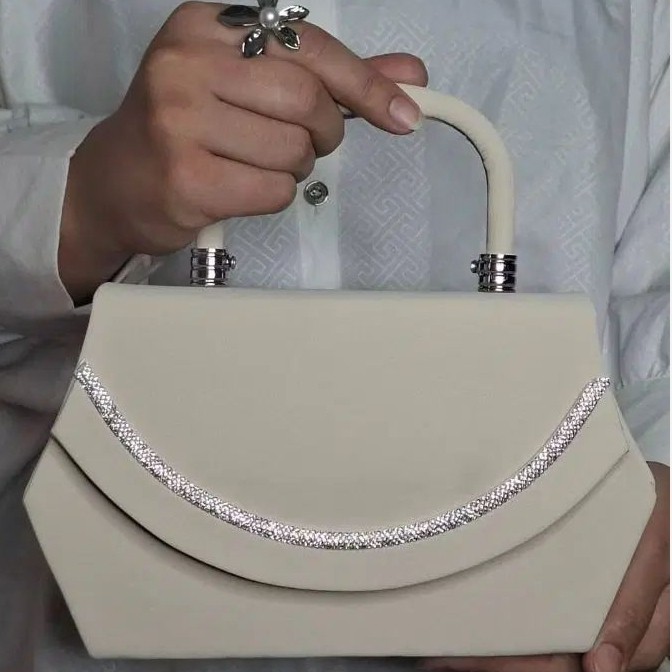 کیف دستی رنگ شیری