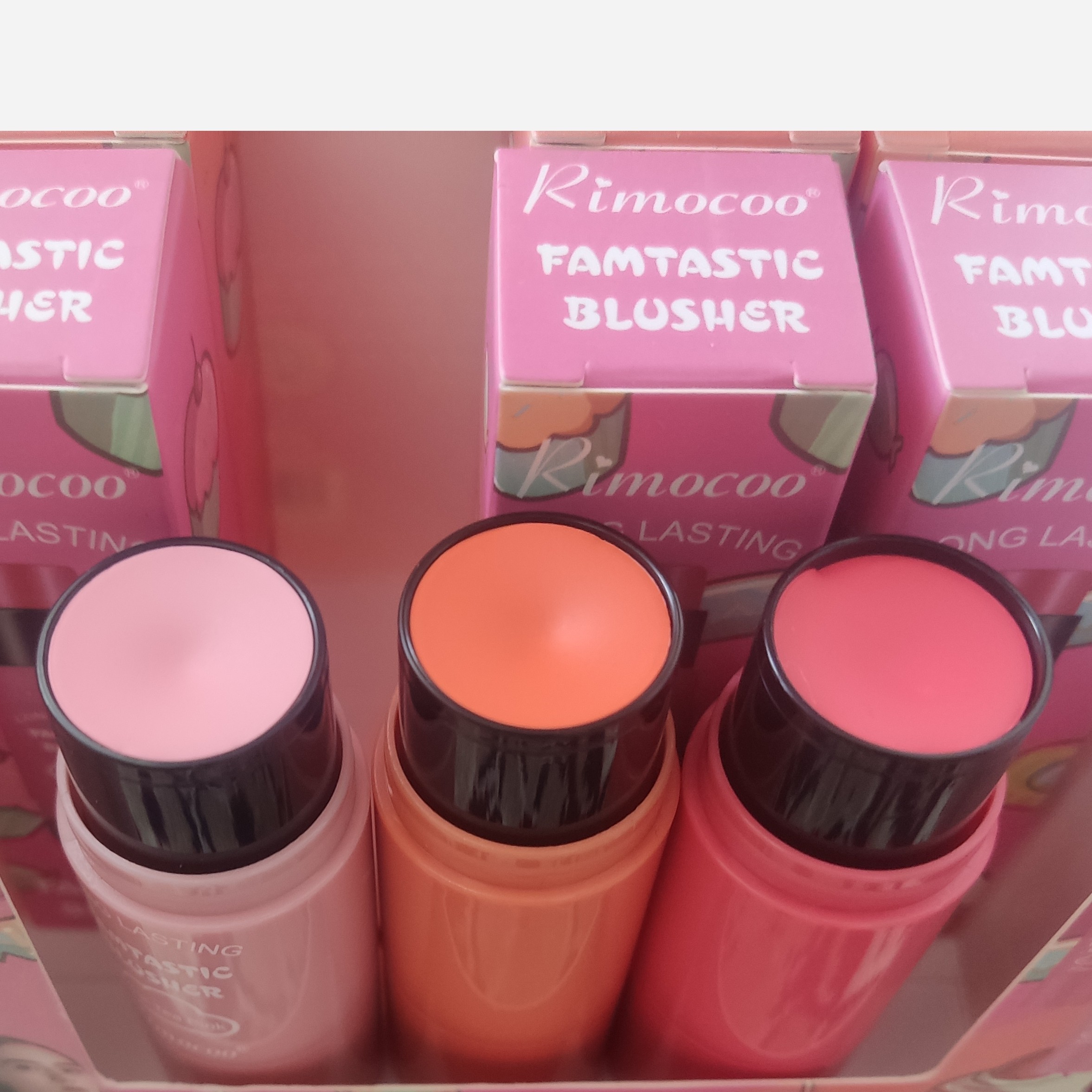 رژگونه براش دار استیکی ریموکو FAMTASTIC BLUSHER