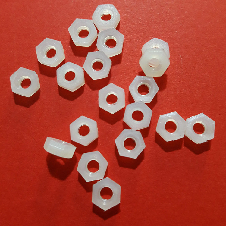 مهره شش گوش پلاستیکی M4